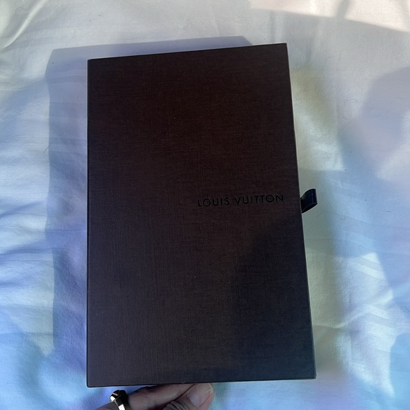 Louis Vuitton Capucines Wallet - Picture 12 of 12